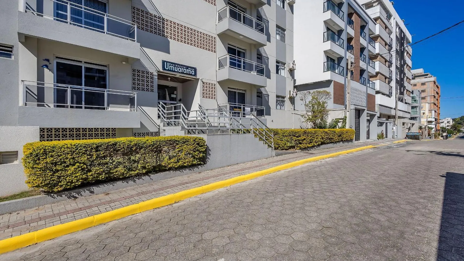 Apto 2Q 180M Da Praia C/ Churrasq. Garagem Eru032 Bombinhas Apartmán